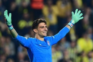 九游体育网页-记者：加拉塔萨雷或放弃埃德森，转而去签措拉基斯或拉芒