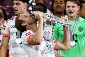 九游体育在线网站-‍太开心啦！凯恩夺冠庆典上高唱Sweet Caroline