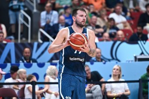 九游体育首页入口-邦加：无论东契奇体重增减皆无损其巨星本色 球队为胜利欣慰