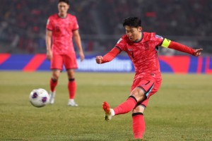 九游体育首页入口-韩媒报道：孙兴慜携队友助力归化球员卡斯特罗普快速融入团队