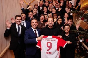 九游体育在线网站-酒店经理大赞凯恩：最佳客人之一，只低于英国女王